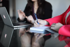 Marketers are having a discussion about business tips to prepare a digital marketing strategy for the summer.