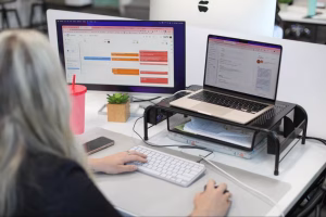 A developer creating a strategy on how SEO supports business growth by ensuring the site is accessible and fast, with conversion-focused content aligned to high-intent search terms.